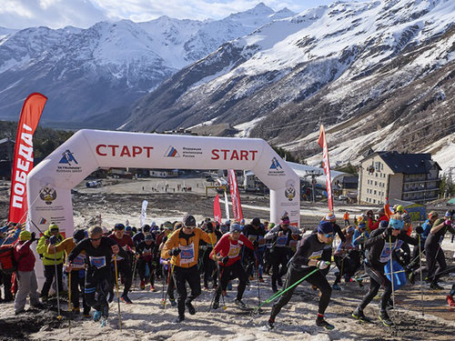 На Международном фестивале "RedFoxElbrusRace 2025" прошли первые соревнования по скайраннингу