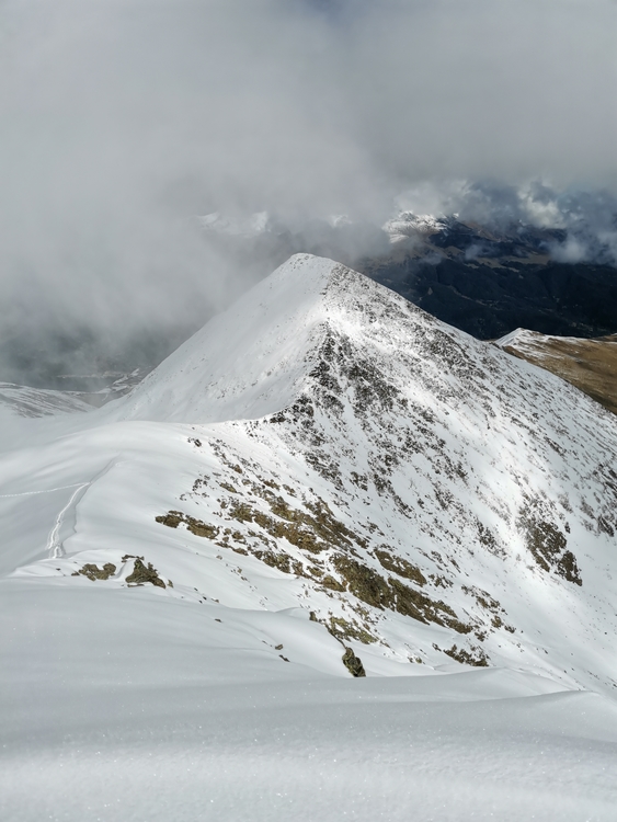 Изучение альпинистских возможностей вершин хребта Габулу в Архызе